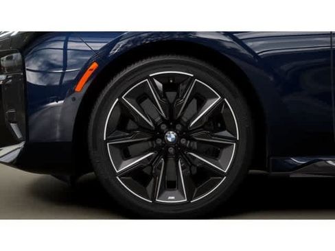 New 2026 BMW 740i w/ Luxury Rear Seating Package image 7