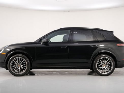 Used 2023 Porsche Cayenne S Platinum image 9