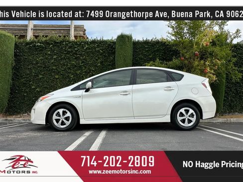 Used 2015 Toyota Prius Four FWD image 11