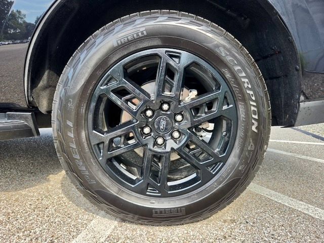 Used 2025 Ford Expedition Active AWD/4WD image 34