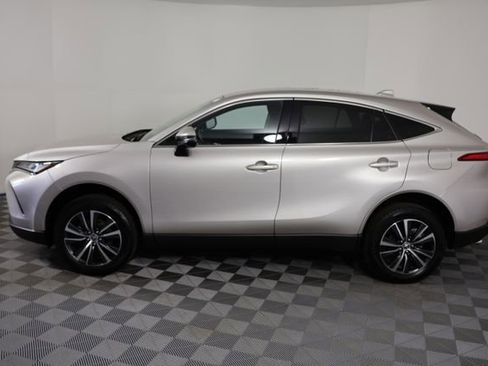 Used 2024 Toyota Venza LE image 4