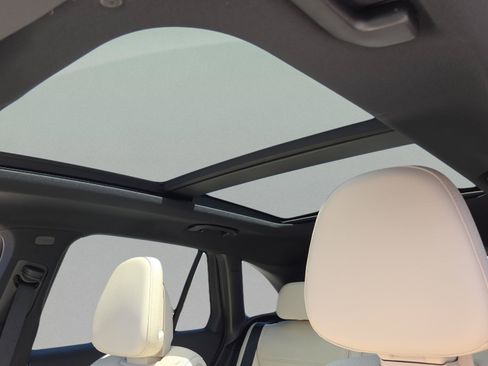New 2026 Mercedes-Benz GLC 300 image 23