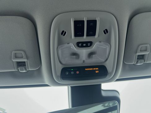 Certified 2023 Chevrolet Bolt EUV Premier w/ Sun & Sound Package image 27