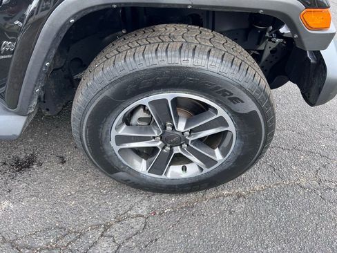 Used 2023 Jeep Wrangler Sahara w/ Cold Weather Group image 21