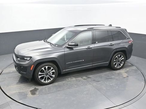 Used 2023 Jeep Grand Cherokee Overland w/ Luxury Tech Group IV image 49