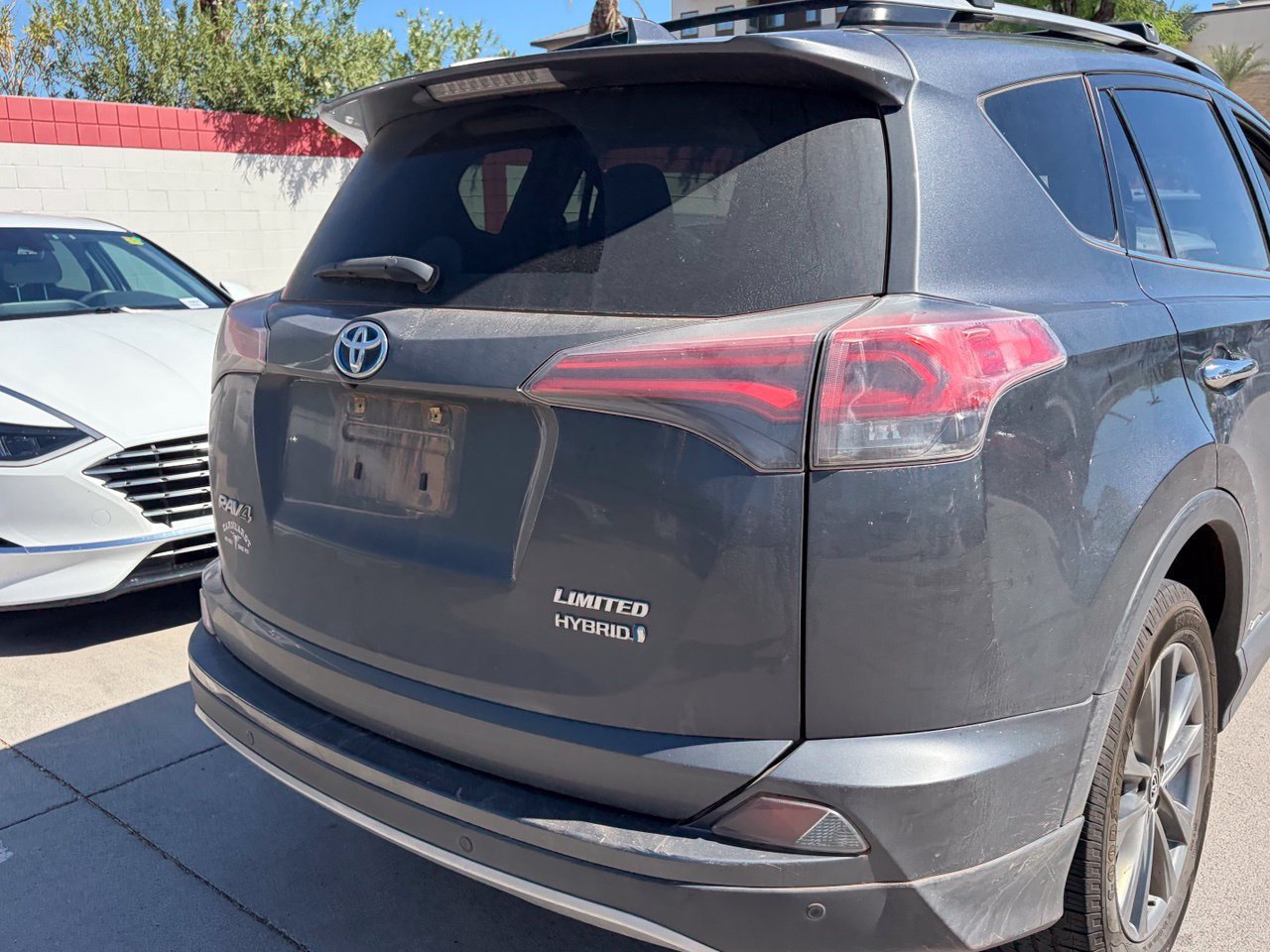 Used 2018 Toyota RAV4 Limited w/ Advanced Technology Package AWD/4WD image 4