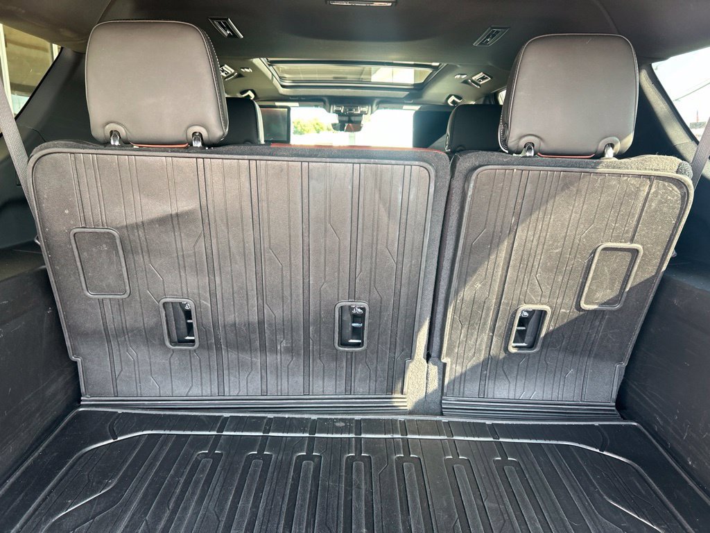 Used 2024 GMC Yukon XL Denali Ultimate AWD/4WD image 16