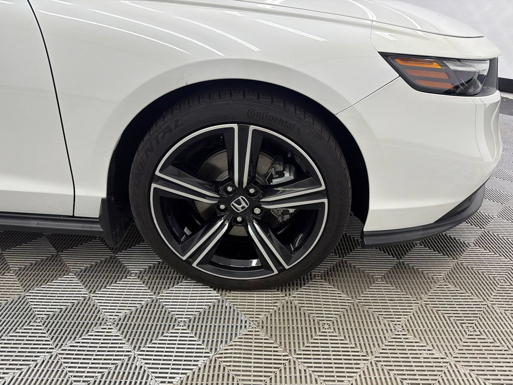 Used 2023 Honda Accord Sport image 13
