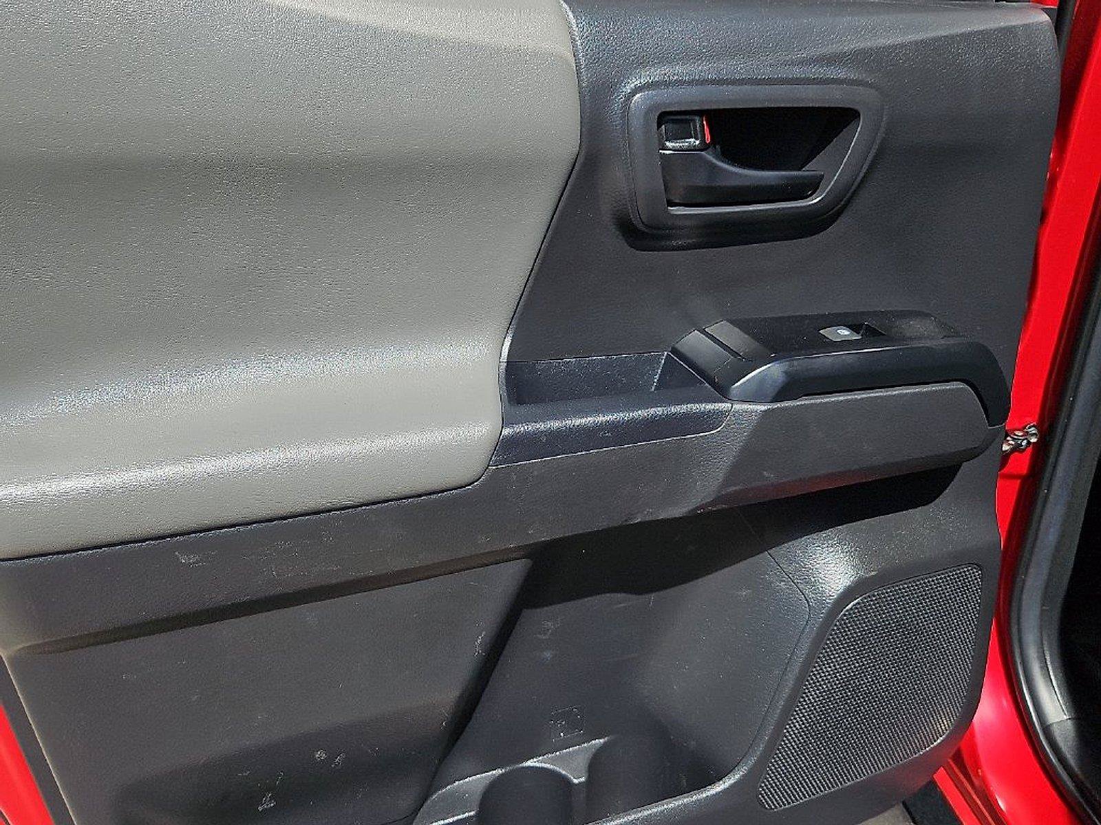 Used 2022 Toyota Tacoma SR AWD/4WD image 16