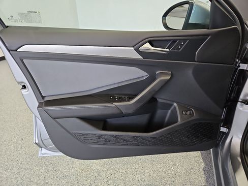 New 2026 Volkswagen Jetta SE FWD image 16