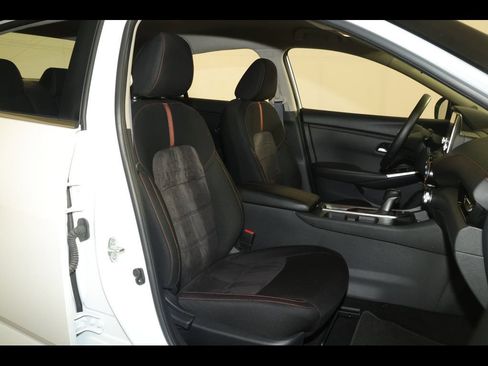 Used 2025 Nissan Sentra SR w/ Midnight Edition FWD image 27