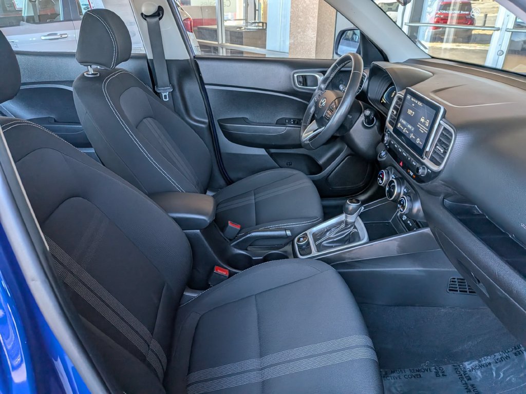 Used 2025 Hyundai Venue SEL FWD image 30