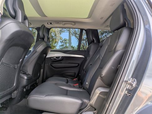 Used 2018 Volvo XC90 T6 Momentum image 15