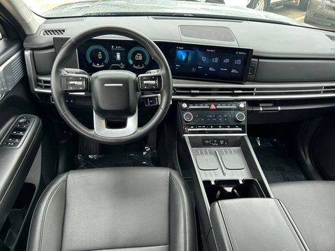 Used 2025 Hyundai Santa Fe SEL FWD image 17