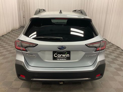 Used 2023 Subaru Outback Premium image 5