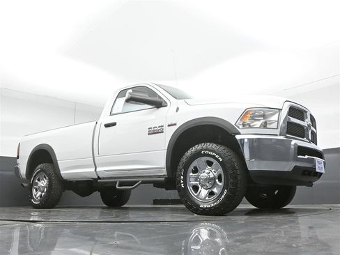 Used 2017 RAM 2500 Tradesman w/ Chrome Appearance Group AWD/4WD image 30