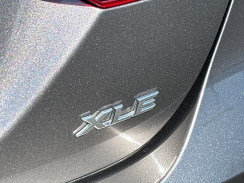 Used 2018 Toyota Camry XLE w/ Driver Assist Package image 9