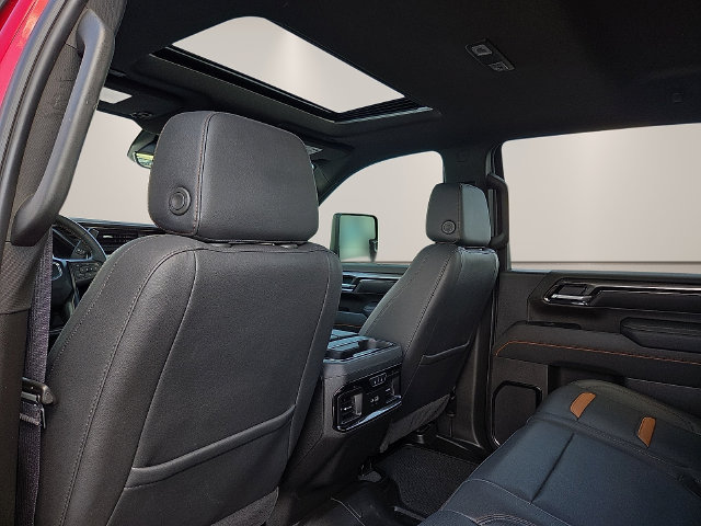 Used 2025 GMC Sierra 2500 AT4 w/ Technology Package AWD/4WD image 12