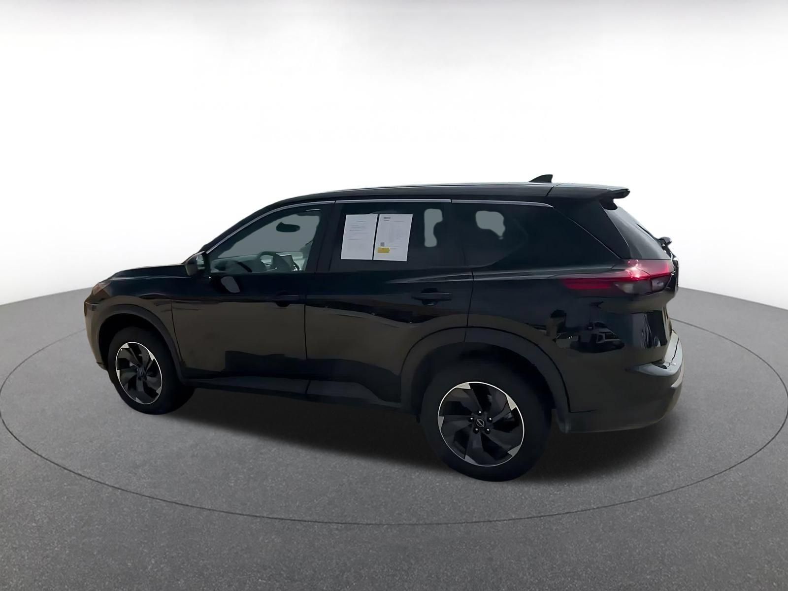 Used 2025 Nissan Rogue SV FWD image 9