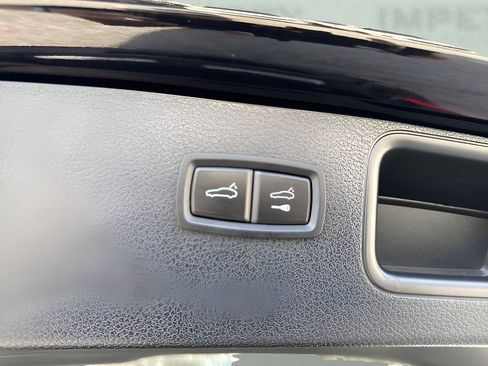 Used 2017 Porsche Macan Turbo image 33