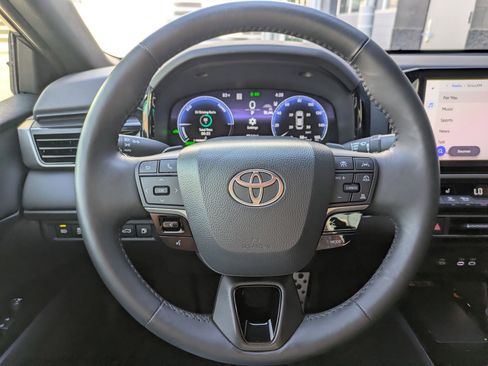 Used 2025 Toyota Camry XSE image 12