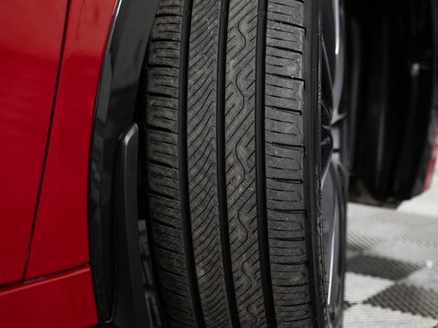 Used 2025 Toyota Prius XLE image 45