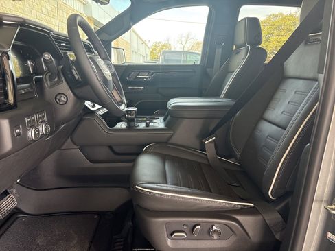 New 2026 GMC Sierra 1500 AT4X w/ LPO, Black Badging Package image 17