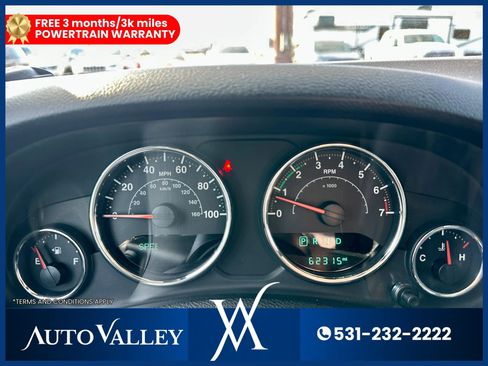 Used 2018 Jeep Wrangler Unlimited Sahara w/ Connectivity Group AWD/4WD image 31