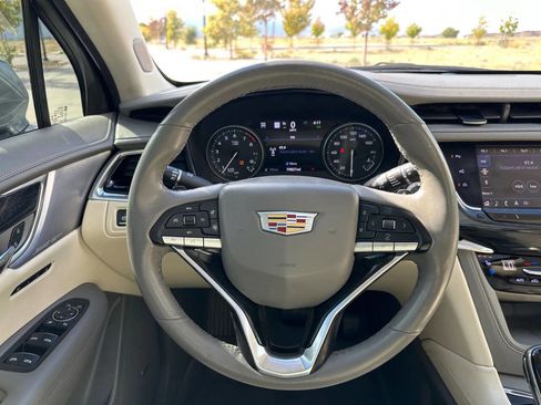 Used 2020 Cadillac XT6 Premium Luxury image 15