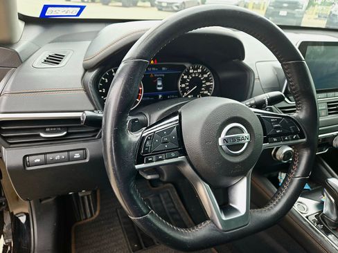 Used 2020 Nissan Altima 2.5 SR FWD image 8