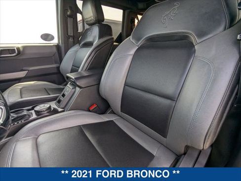Used 2021 Ford Bronco Black Diamond w/ Sasquatch Package image 20