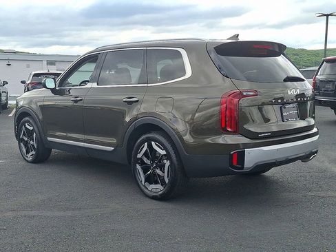 Used 2023 Kia Telluride S w/ S Sunroof Package AWD/4WD image 4