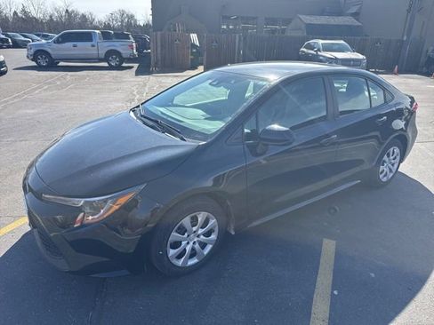 Used 2021 Toyota Corolla LE image 1