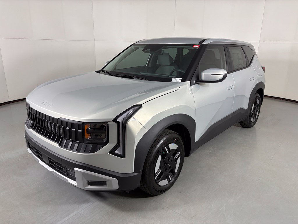 New 2027 Kia Seltos LX FWD image 4