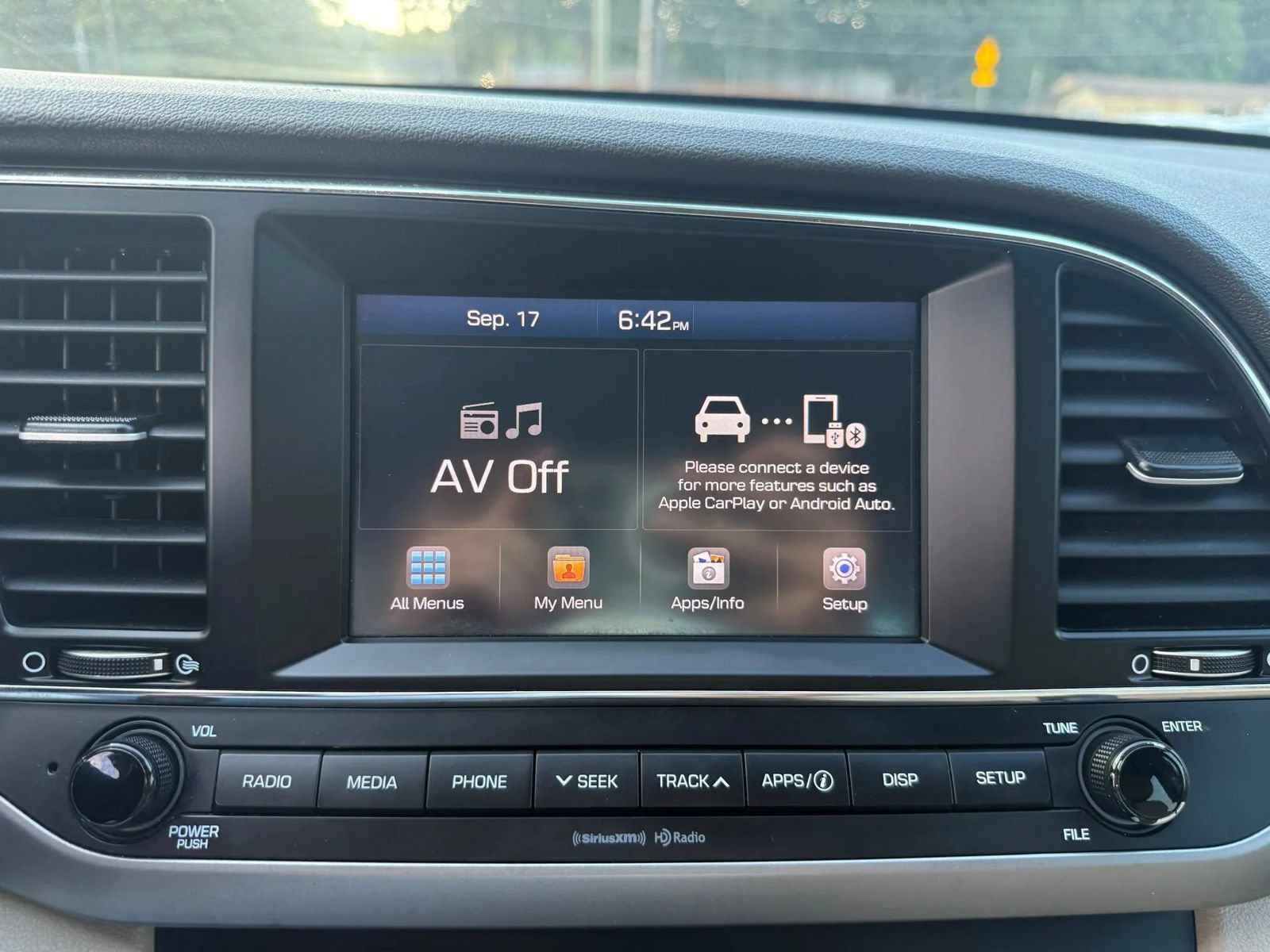 Used 2017 Hyundai Elantra SE FWD image 16