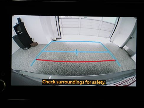 Certified 2025 Toyota Highlander LE FWD image 21