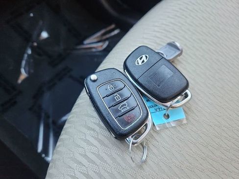 Used 2017 Hyundai Santa Fe Sport image 48