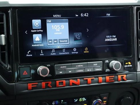 Used 2025 Nissan Frontier PRO-4X w/ Pro Convenience Package AWD/4WD image 18