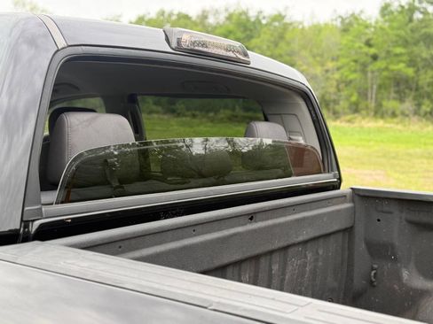 Used 2015 Toyota Tundra SR5 w/ SR5 Upgrade Package image 10