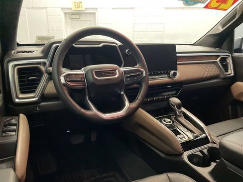 Used 2025 GMC Canyon Denali AWD/4WD image 12