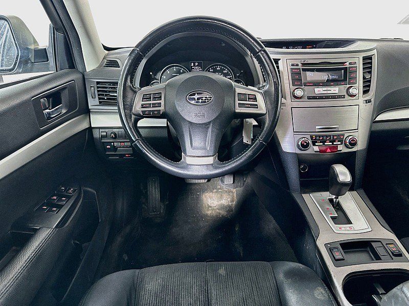 Used 2013 Subaru Outback 2.5i Premium AWD/4WD image 22