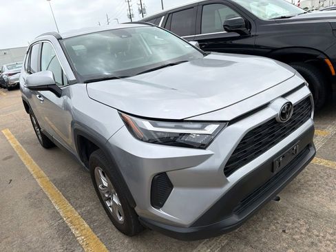 Used 2025 Toyota RAV4 XLE FWD image 6