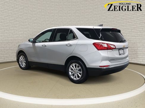 Used 2020 Chevrolet Equinox LT w/ Driver Convenience Package image 7