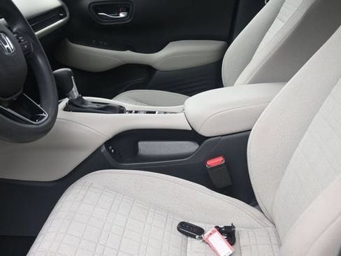Used 2025 Honda HR-V LX image 14
