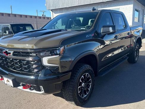 Used 2023 Chevrolet Silverado 1500 ZR2 image 6