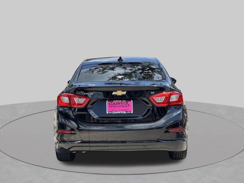 Used 2018 Chevrolet Cruze LT FWD image 4