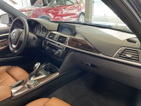 Used 2017 BMW 330i xDrive Wagon image 19