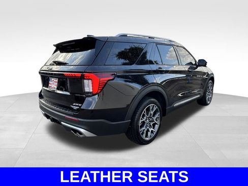 Used 2025 Ford Explorer Platinum w/ Ultimate Package image 4