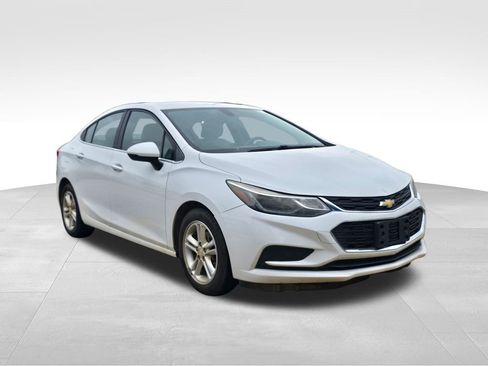 Used 2016 Chevrolet Cruze LT w/ Convenience Package image 18