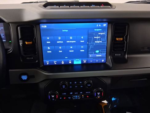 Used 2023 Ford Bronco Badlands image 27